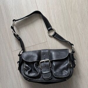 EUC Roots Y2K Emily genuine black leather shoulder bag vintage